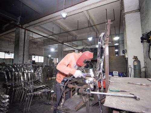 berita perusahaan terbaru tentang Fokus pada ekspor furnitur pernikahan. Buat seri baru, integrasikan rantai pasokan, dan berikan solusi yang disesuaikan.
