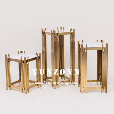 Meja Ujung Samping Modern 3 Set Kabinet Rak Anggur Dengan Dudukan Bunga Dasar Stainless Steel Emas