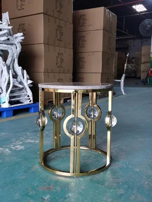 Meja Samping Marmer Stainless Steel Berlapis Emas Cahaya Mewah Logam Bola Kristal Meja Sudut Bulat