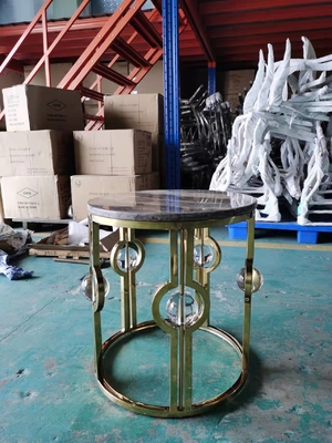 Meja Samping Marmer Stainless Steel Berlapis Emas Cahaya Mewah Logam Bola Kristal Meja Sudut Bulat