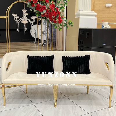 Harga yang bagus Sofa Cinta Berlapis Beludru dengan Rangka Baja Tahan Karat Emas untuk Pernikahan dan Pesta on line