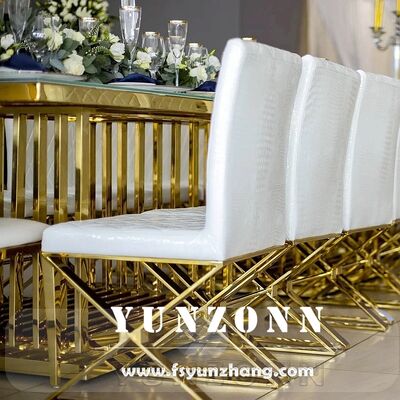Harga bagus Kursi Makan Mewah Modern Kulit PU Putih dengan Kaki Logam Desain Jahitan Silang untuk Gaya Santai Rumah atau Hotel on line