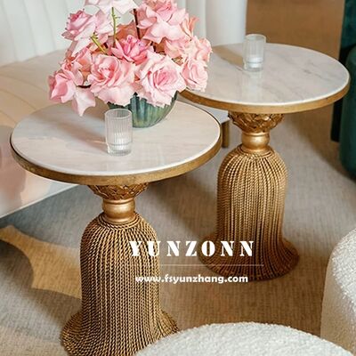 Harga bagus Handmade Modern Royal Design Iron Carleton Side Table Pedestal Mewah Tassel Dekoratif Metal Furnitur untuk penggunaan rumah on line
