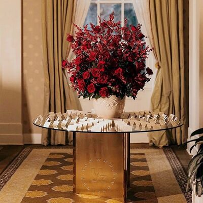 Harga bagus Meja Makan Bundar Wiltshire dengan Kaca Tempered dan Alas Stainless Steel Desain Modern untuk Aplikasi Ruang Makan Hotel on line