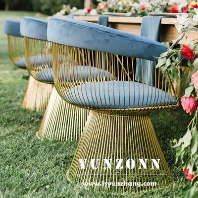 Harga bagus Relaksasi Kain Kursi Nouveau Wire Velvet Kursi Makan Emas Kerangka Baja Ringan Desain Baru untuk ruang tamu Hotel Restoran on line